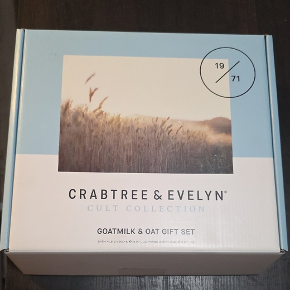 Crabtree & Evelyn Cult Collection Goatmilk & Oat Gift Set - Light Blue